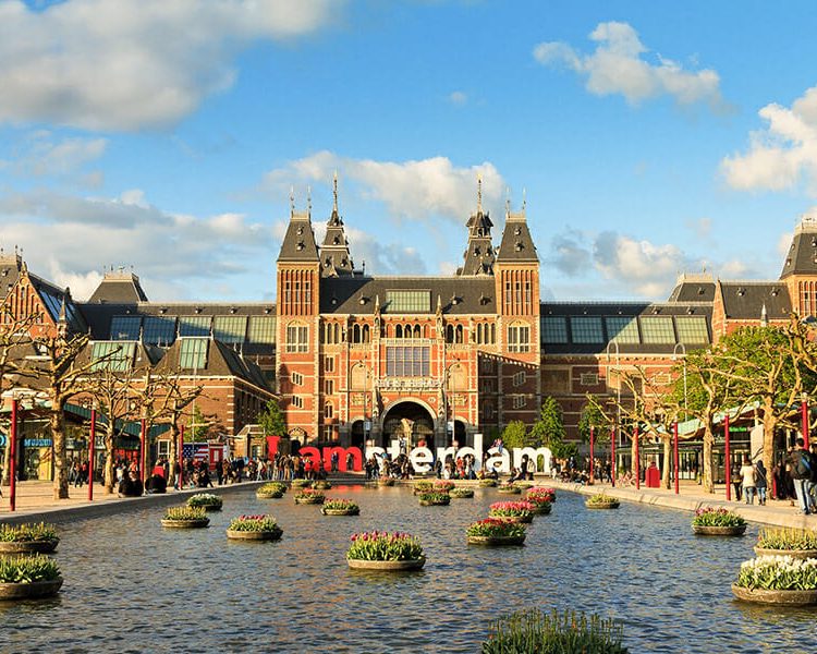 AMSTERDAM portada